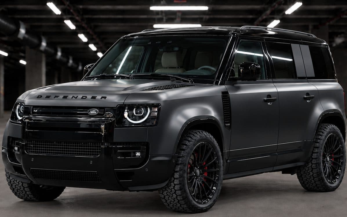 Land Rover Defender, chauffeured expedition SUV of the LuxCar fleet