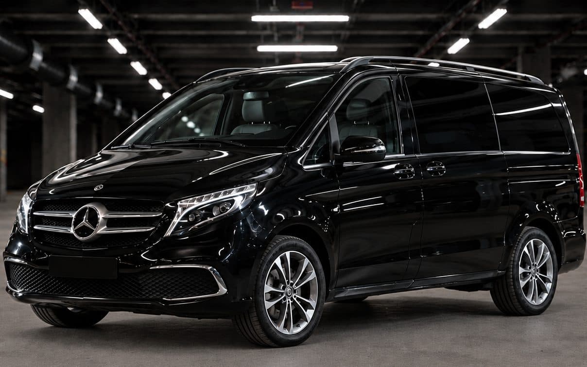 Mercedes-Benz V-Class, luxury minivan of the LuxCar fleet