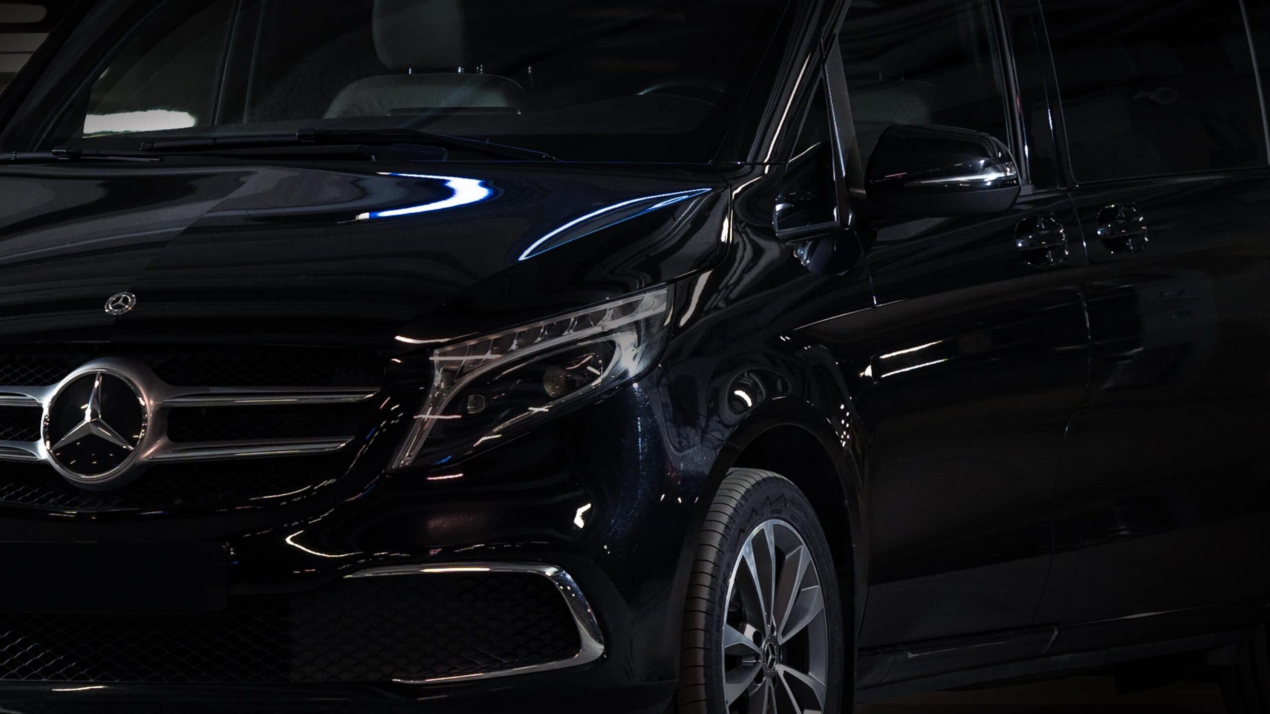 Mercedes-Benz V-Class front detail